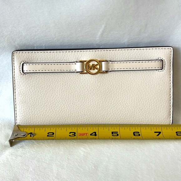 Michael Kors, Reed, Bifold Pebbled Leather Snap Wallet with Gold Accent, NEW - Picture 10 of 11